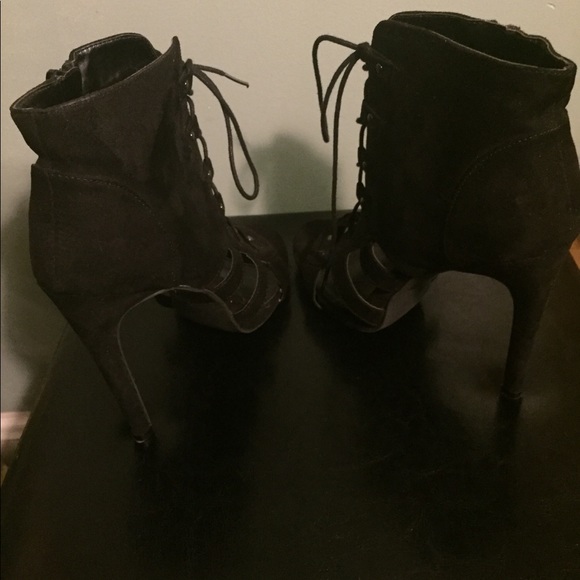 Back heels - Picture 3 of 3